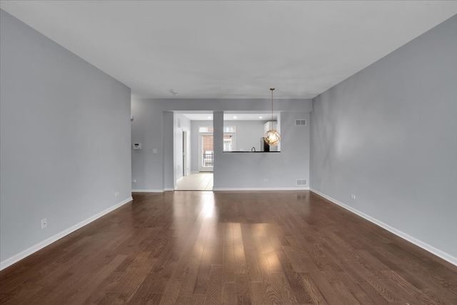 222 W Hyde Street, Arlington Heights, IL 60005