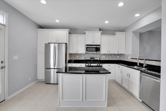 222 W Hyde Street, Arlington Heights, IL 60005