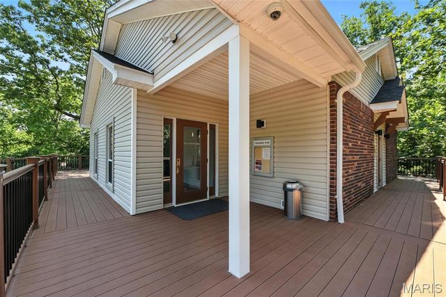 746 Woodside Trails Drive B, Ballwin, MO 63021