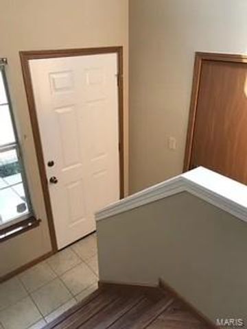 746 Woodside Trails Drive B, Ballwin, MO 63021