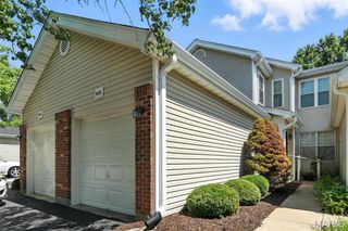 746 Woodside Trails Drive B, Ballwin, MO 63021