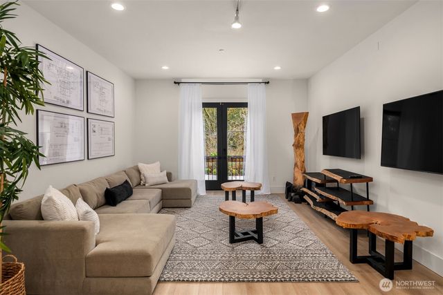 12284 196th Avenue NE, Redmond, WA 98053