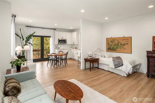 12284 196th Avenue NE, Redmond, WA 98053