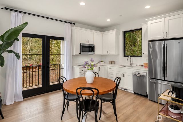 12284 196th Avenue NE, Redmond, WA 98053