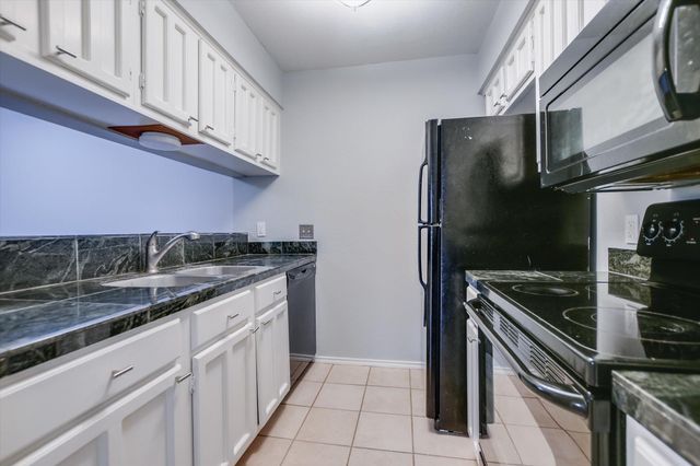 1202 Thorpe LN 407, San Marcos, TX 78666