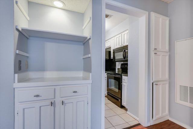 1202 Thorpe LN 407, San Marcos, TX 78666