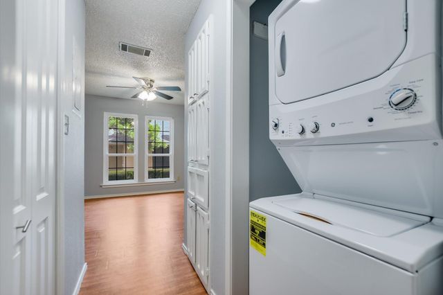 1202 Thorpe LN 407, San Marcos, TX 78666