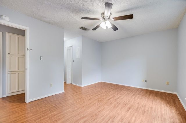 1202 Thorpe LN 407, San Marcos, TX 78666