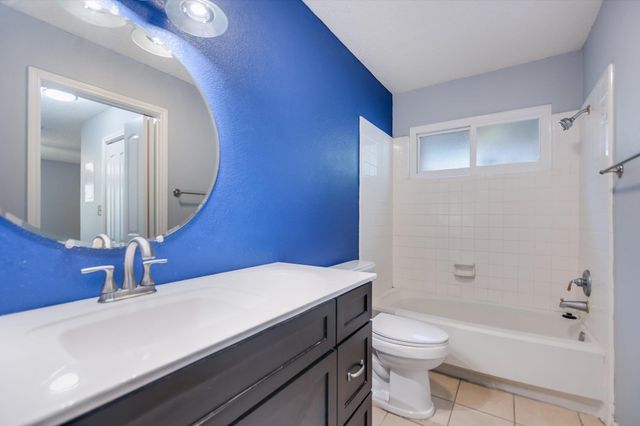 1202 Thorpe LN 407, San Marcos, TX 78666