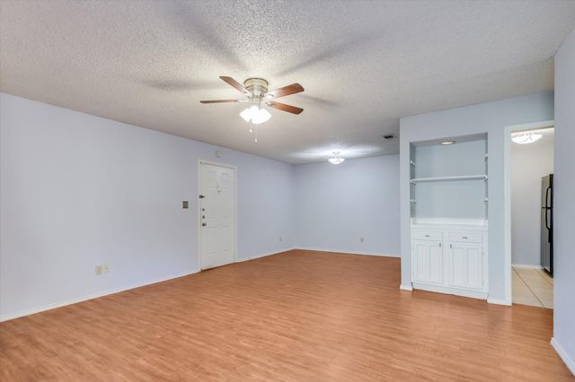1202 Thorpe LN 407, San Marcos, TX 78666
