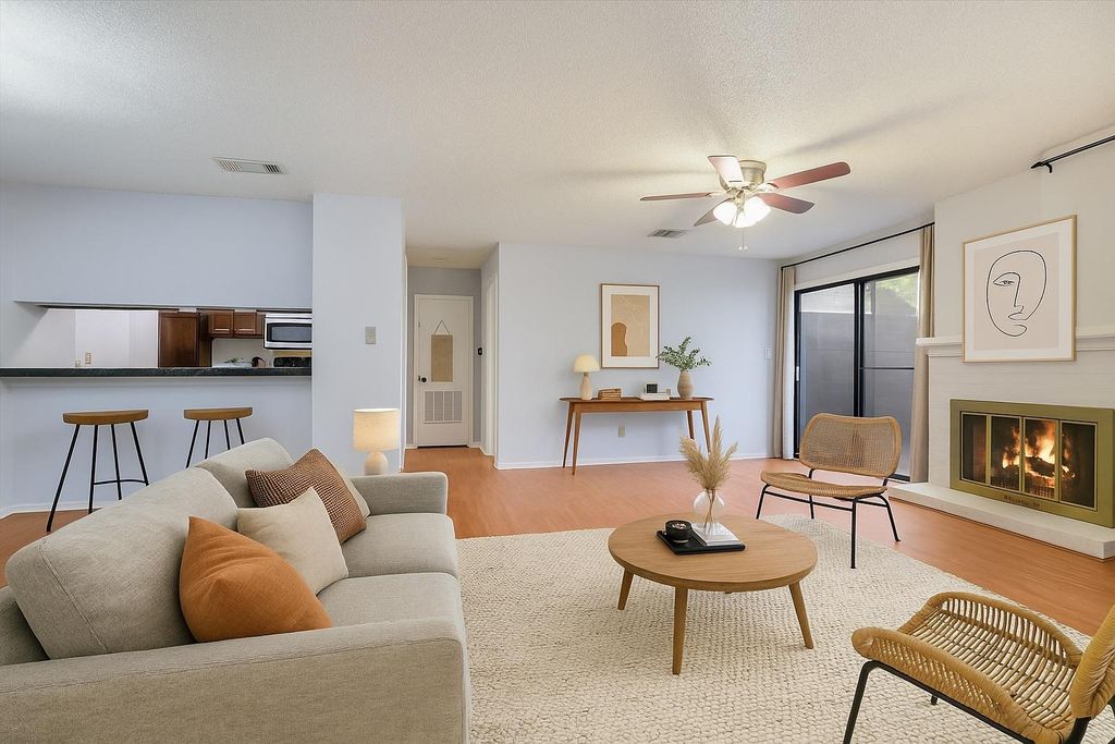 1202 Thorpe LN 407, San Marcos, TX 78666