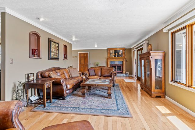 2268 E Thompson Place, Springfield, MO 65804