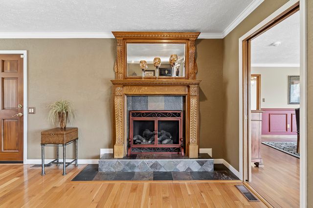 2268 E Thompson Place, Springfield, MO 65804