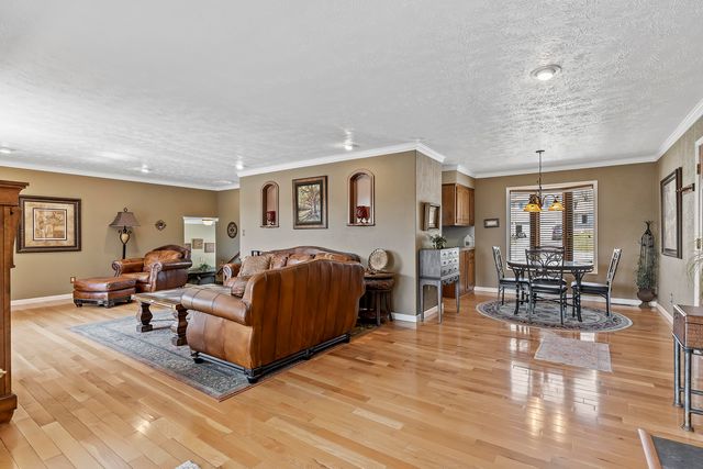 2268 E Thompson Place, Springfield, MO 65804