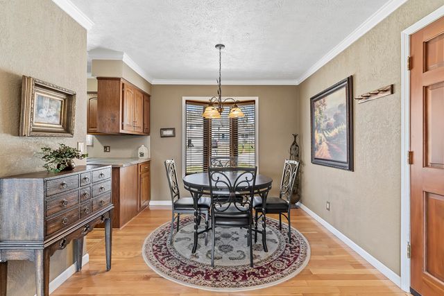 2268 E Thompson Place, Springfield, MO 65804