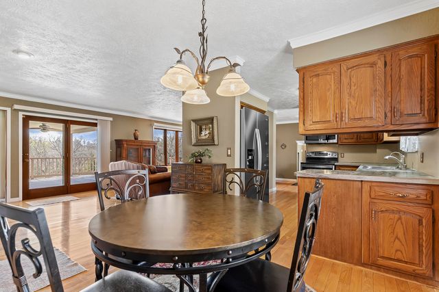 2268 E Thompson Place, Springfield, MO 65804