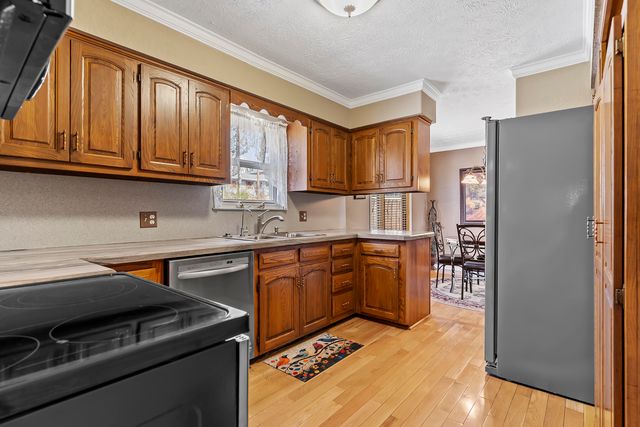 2268 E Thompson Place, Springfield, MO 65804