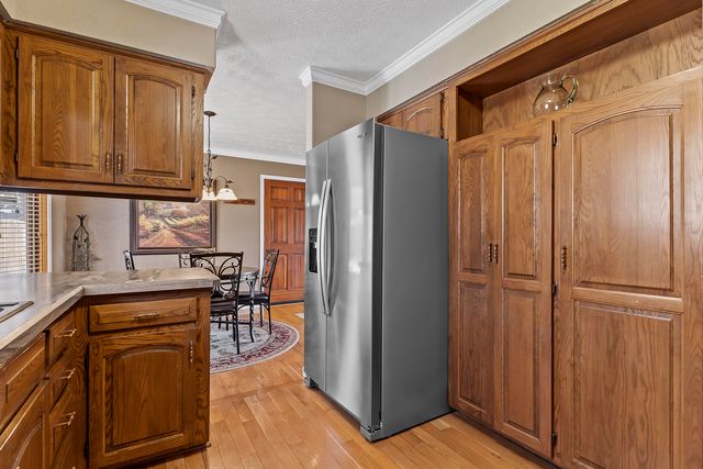 2268 E Thompson Place, Springfield, MO 65804