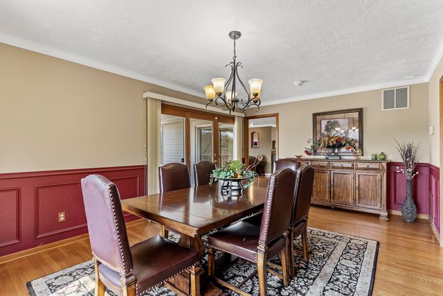 2268 E Thompson Place, Springfield, MO 65804