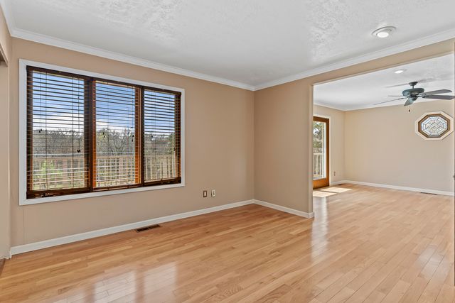 2268 E Thompson Place, Springfield, MO 65804