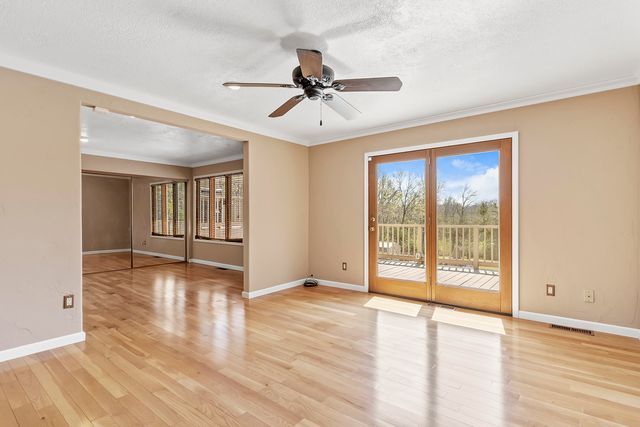 2268 E Thompson Place, Springfield, MO 65804