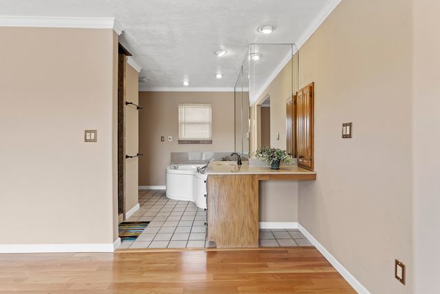 2268 E Thompson Place, Springfield, MO 65804