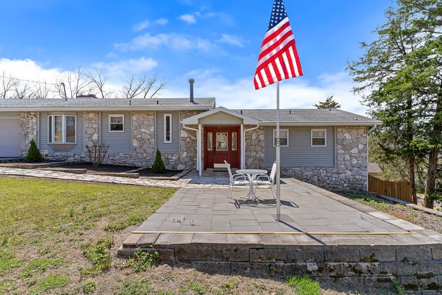 2268 E Thompson Place, Springfield, MO 65804