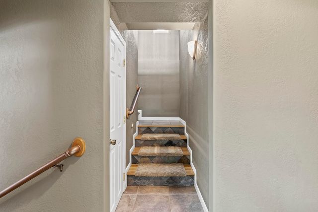 2268 E Thompson Place, Springfield, MO 65804