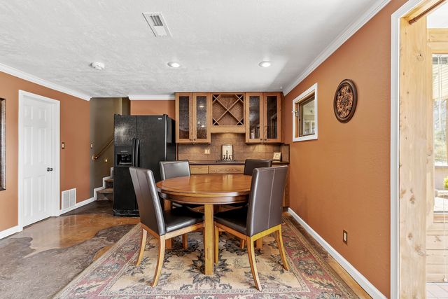 2268 E Thompson Place, Springfield, MO 65804