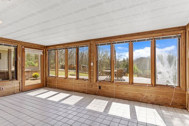 2268 E Thompson Place, Springfield, MO 65804