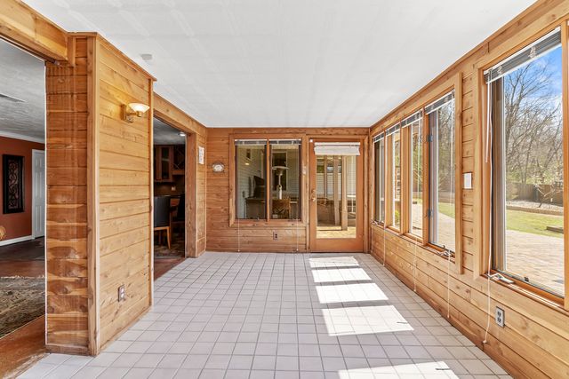 2268 E Thompson Place, Springfield, MO 65804