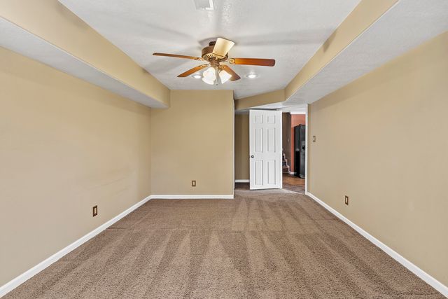 2268 E Thompson Place, Springfield, MO 65804