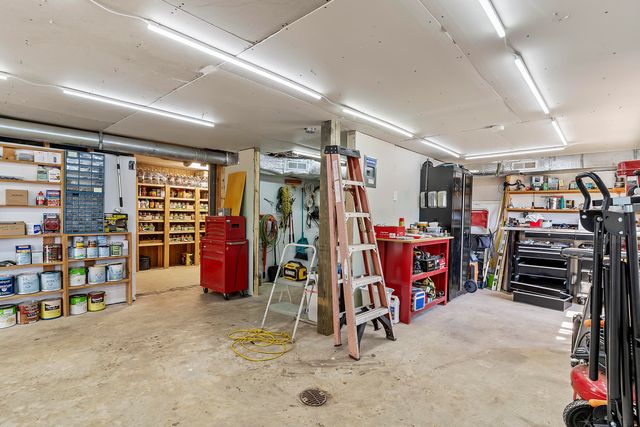 2268 E Thompson Place, Springfield, MO 65804