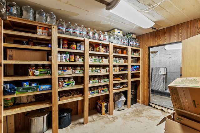 2268 E Thompson Place, Springfield, MO 65804