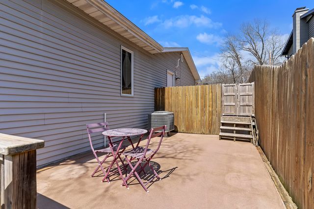 2268 E Thompson Place, Springfield, MO 65804