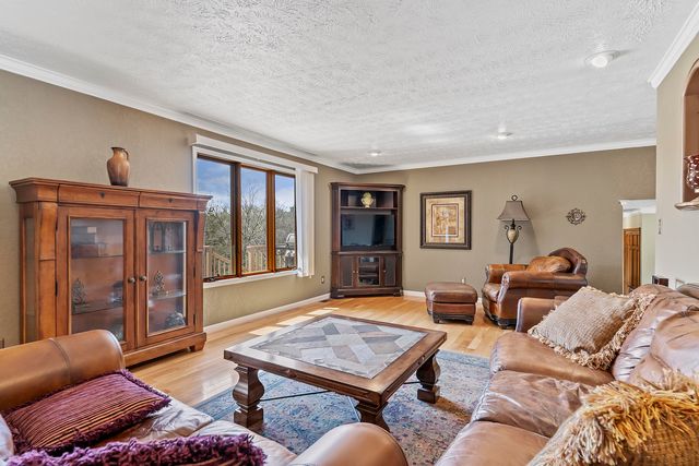 2268 E Thompson Place, Springfield, MO 65804