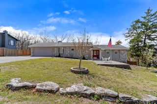 2268 E Thompson Place, Springfield, MO 65804