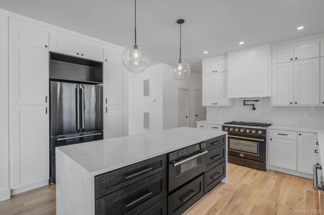 38 Pond Lane, Levittown, NY 11756