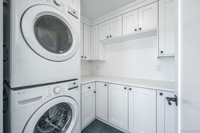 38 Pond Lane, Levittown, NY 11756