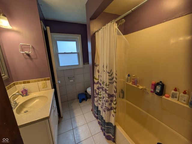 1002 S Noble Street, Shelbyville, IN 46176