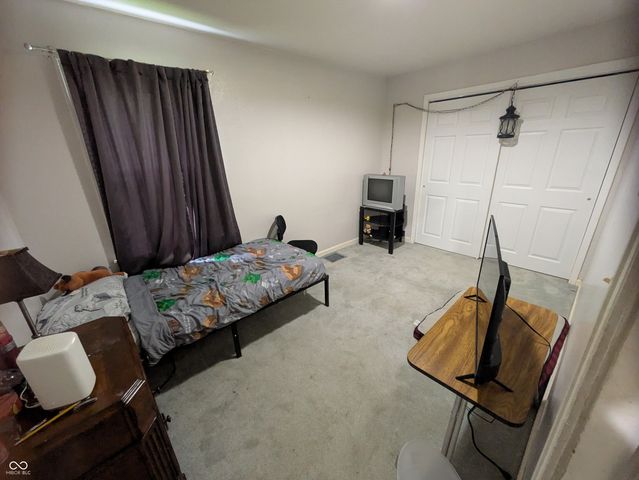 1002 S Noble Street, Shelbyville, IN 46176