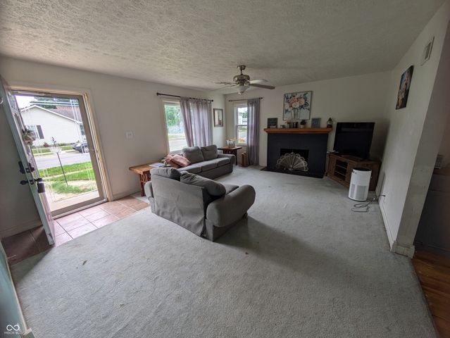 1002 S Noble Street, Shelbyville, IN 46176