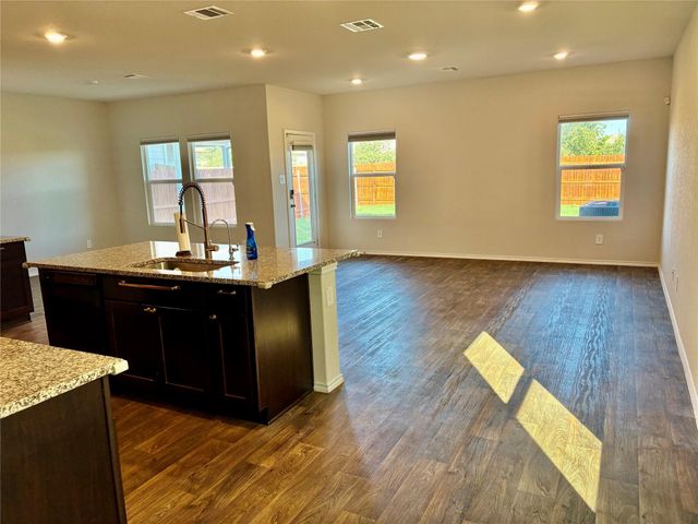 127 Snapdragon LN, San Marcos, TX 78666