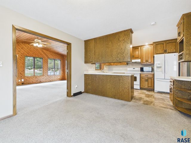 2513 S Lake Ave Avenue, Sioux Falls, SD 57105