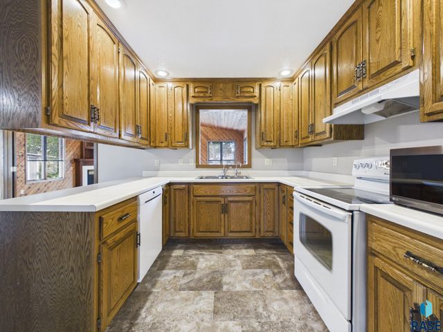 2513 S Lake Ave Avenue, Sioux Falls, SD 57105