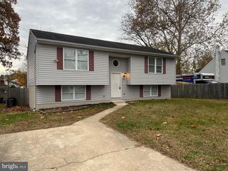 8269 QUARTERFIELD RD, Severn, MD 21144