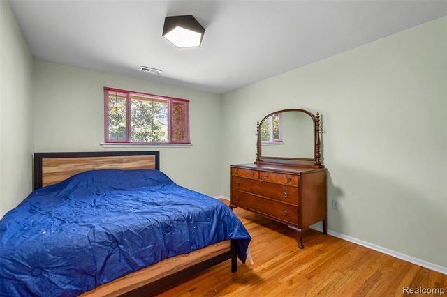 8522 Hampton, Grosse Ile, MI 48138