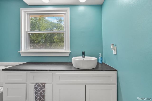 8522 Hampton, Grosse Ile, MI 48138