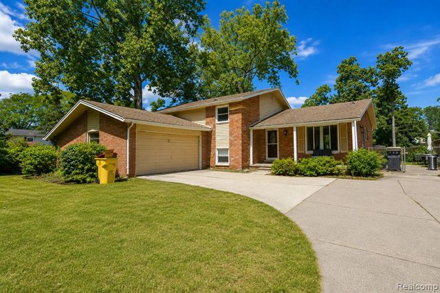 8522 Hampton, Grosse Ile, MI 48138