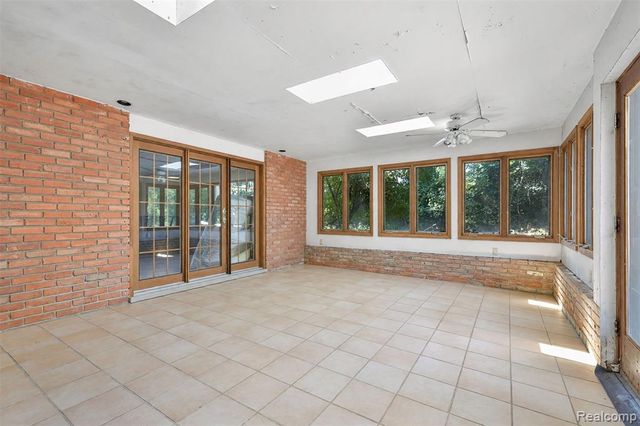 8522 Hampton, Grosse Ile, MI 48138